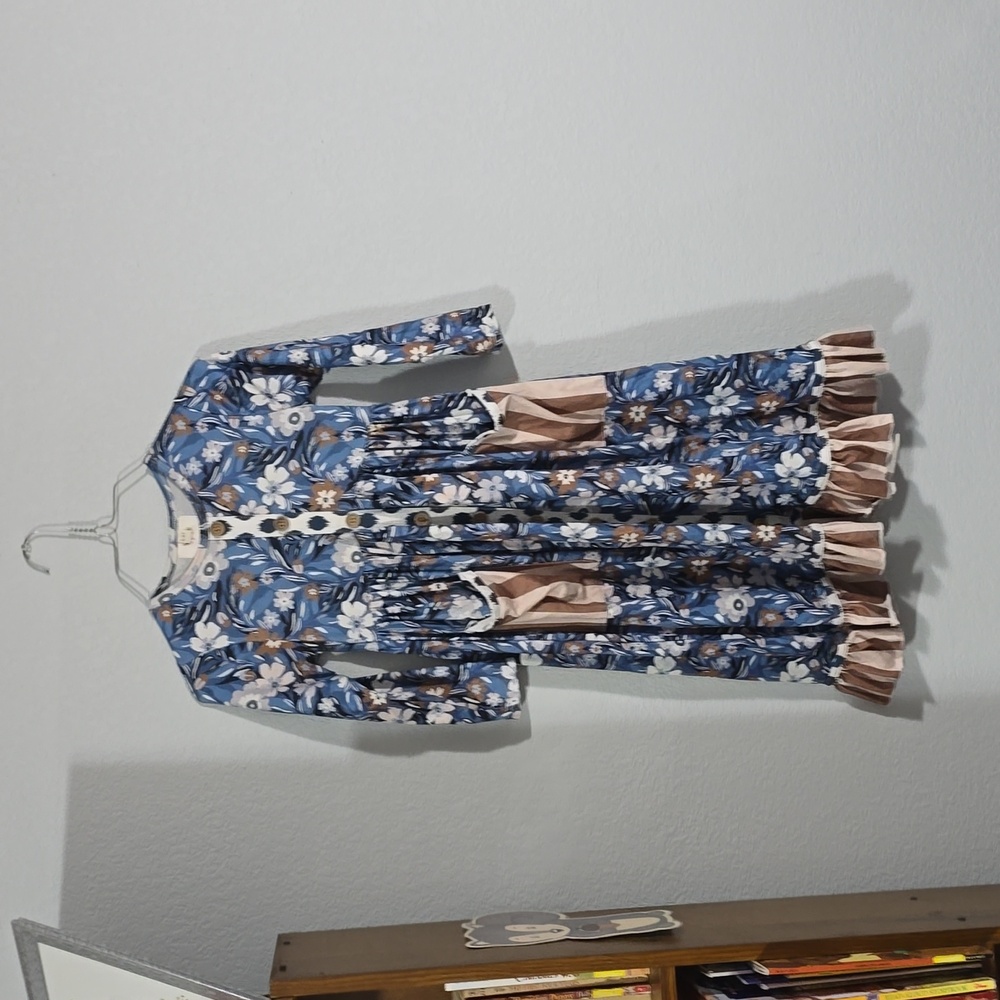 Cute dress - Picture 1 of 3